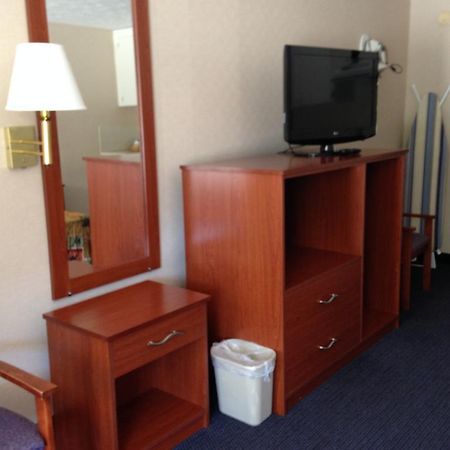 Knights Inn Elizabethtown Bilik gambar